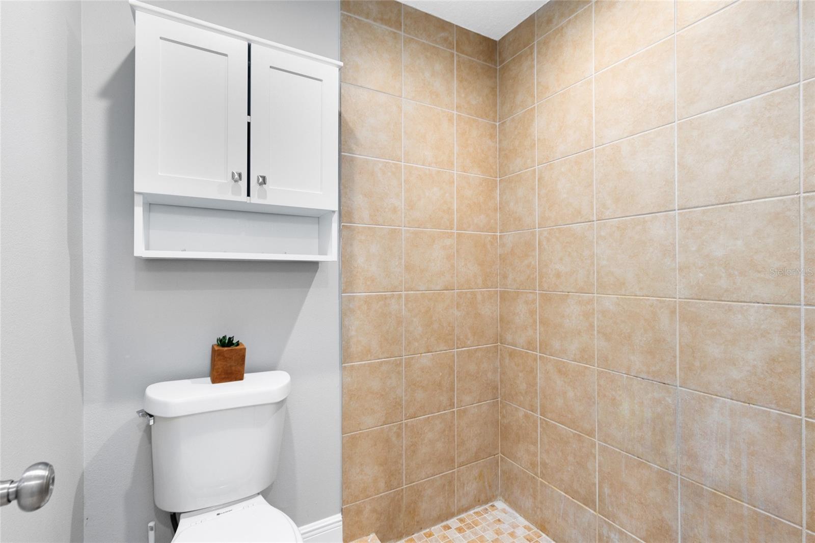 Image 20 of 37 For 109 Dresdan Court