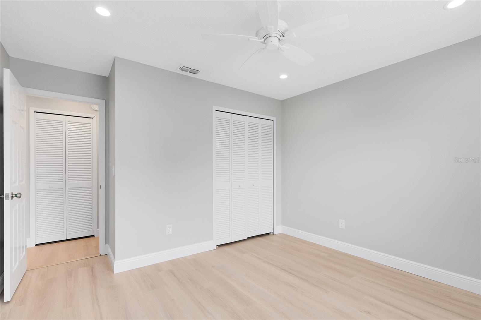 Image 22 of 37 For 109 Dresdan Court