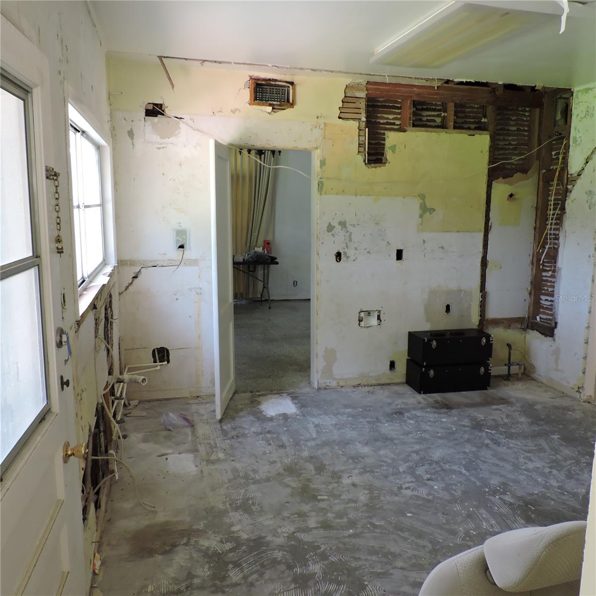 Image 14 of 60 For 2041 Mellonville Avenue