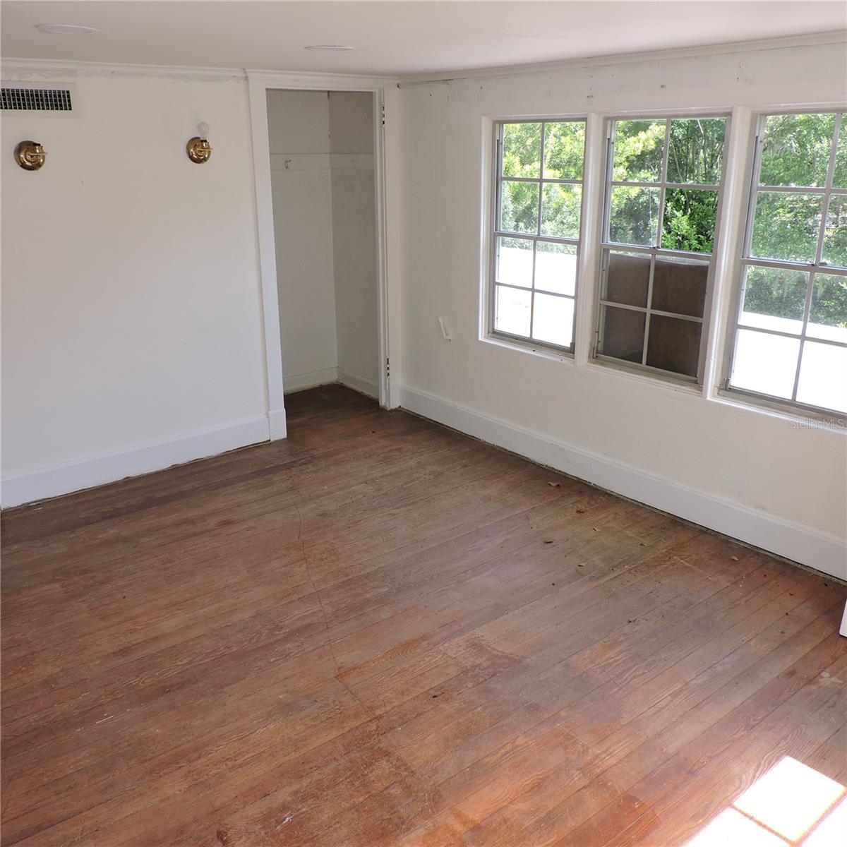 Image 41 of 60 For 2041 Mellonville Avenue
