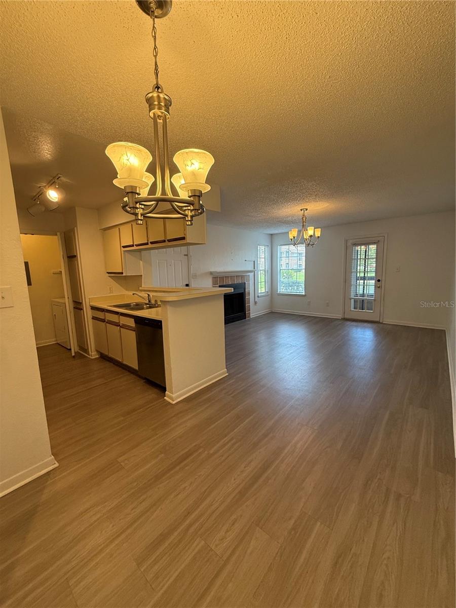 Image 6 of 12 For 4301 Lizshire Lane 108