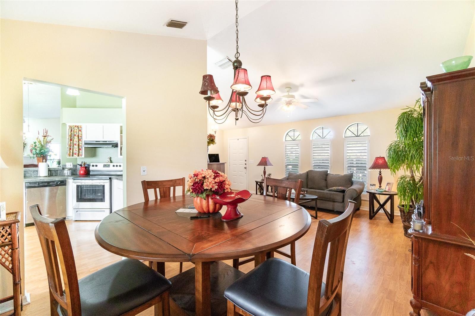 Image 10 of 30 For 923 Freshmeadow Court