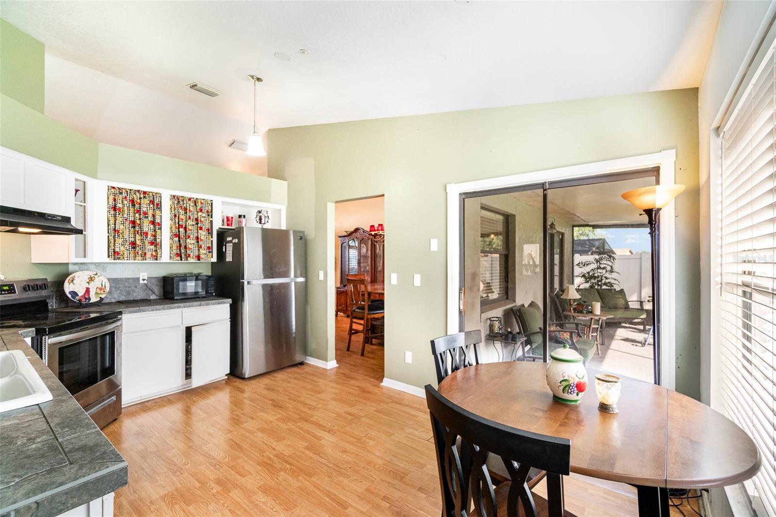 Image 12 of 30 For 923 Freshmeadow Court