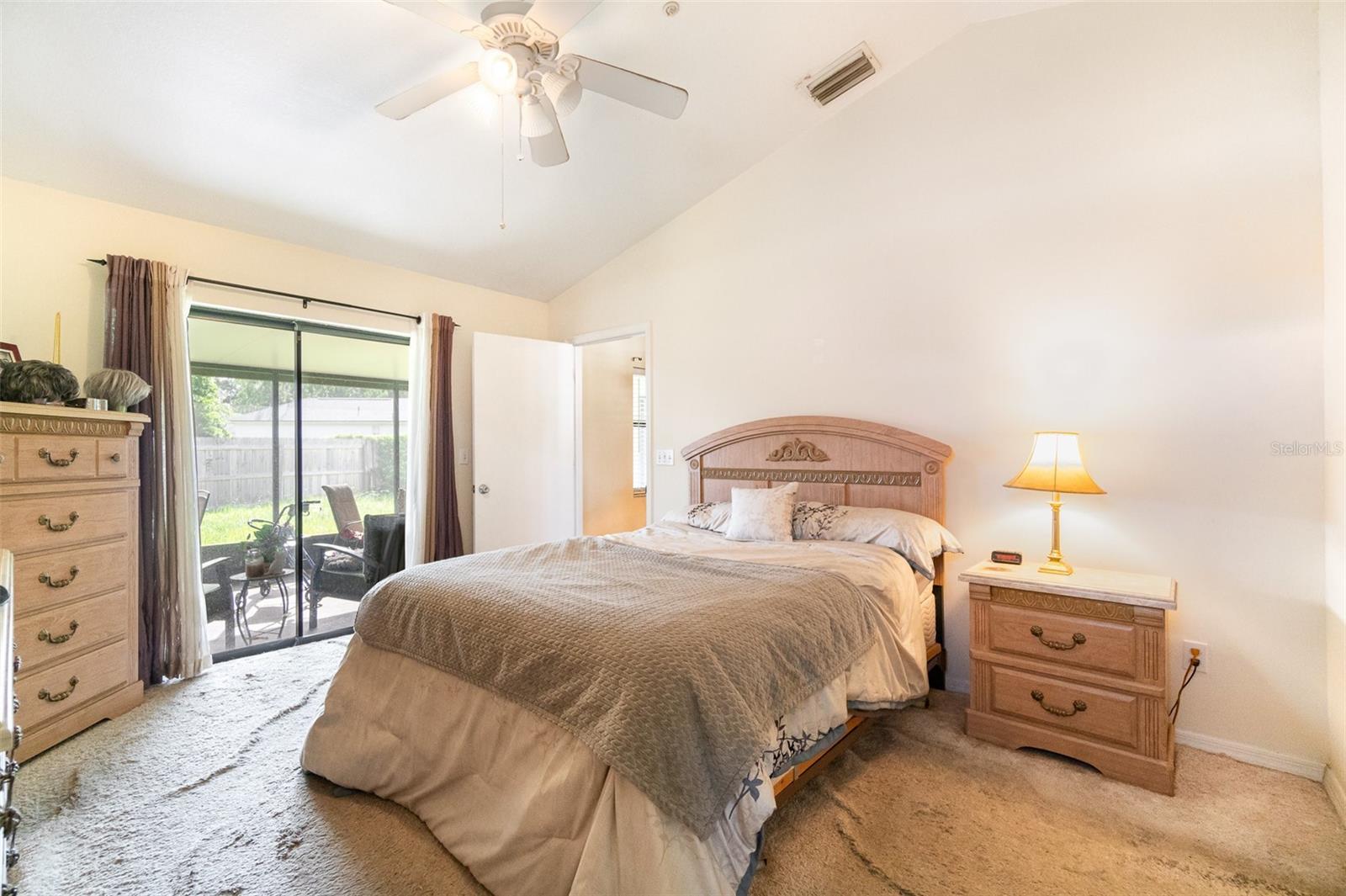 Image 18 of 30 For 923 Freshmeadow Court