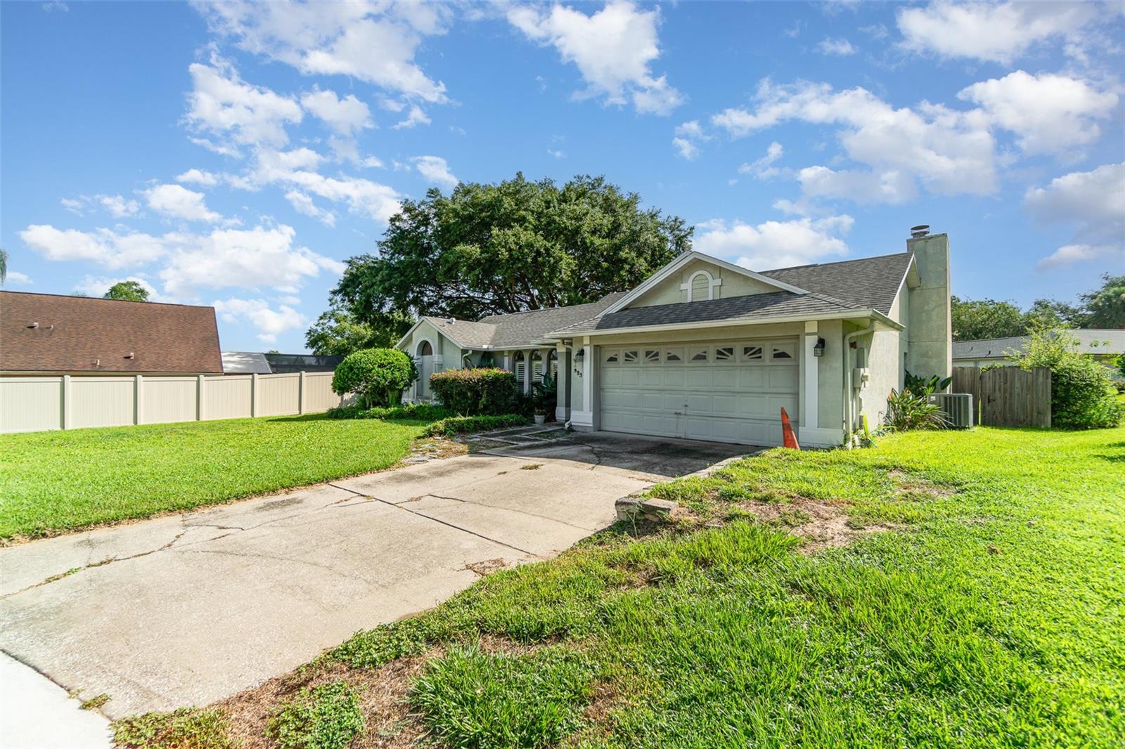 Image 4 of 30 For 923 Freshmeadow Court