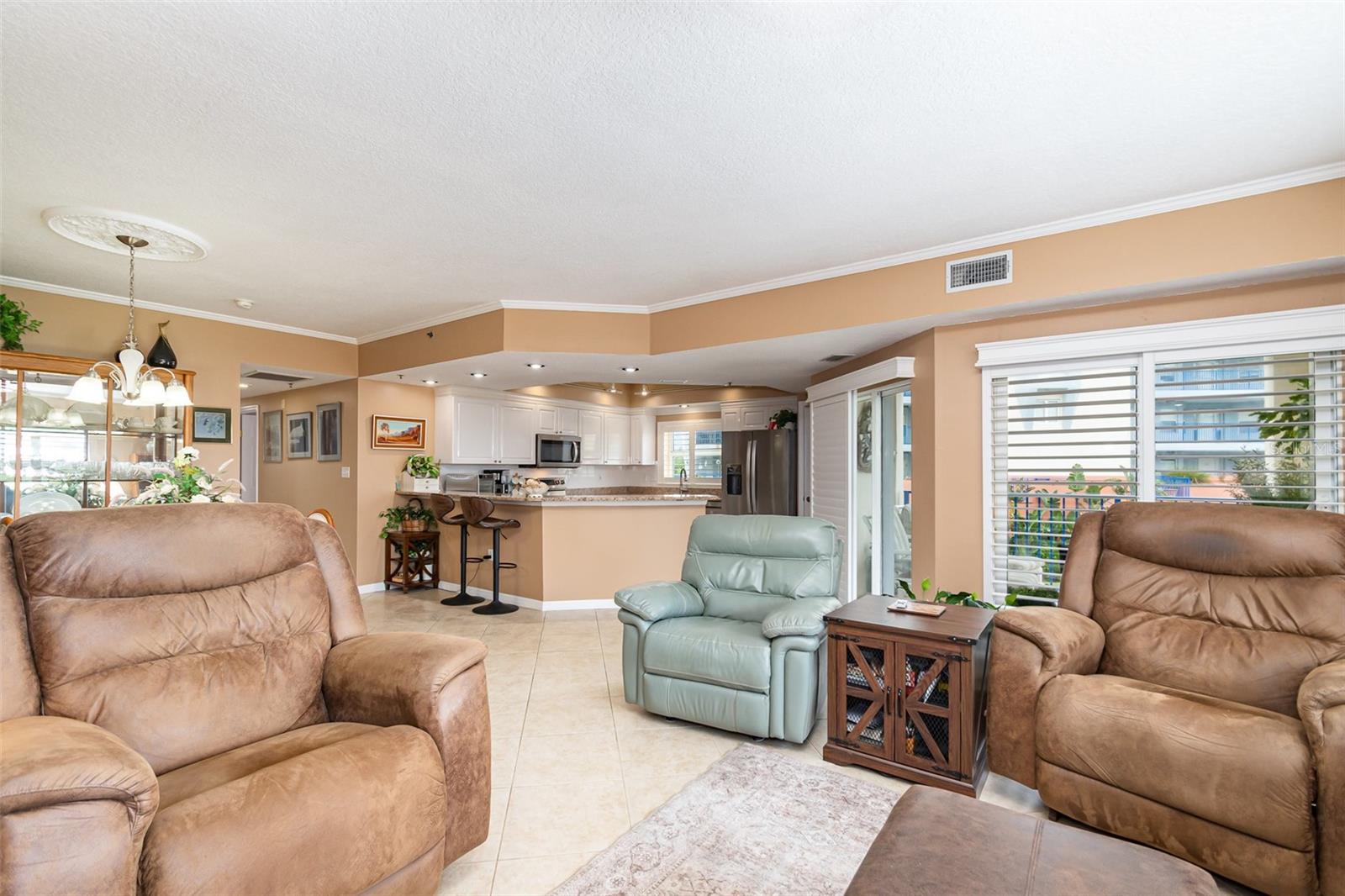 Image 6 of 30 For 5300 Atlantic Avenue 6-207