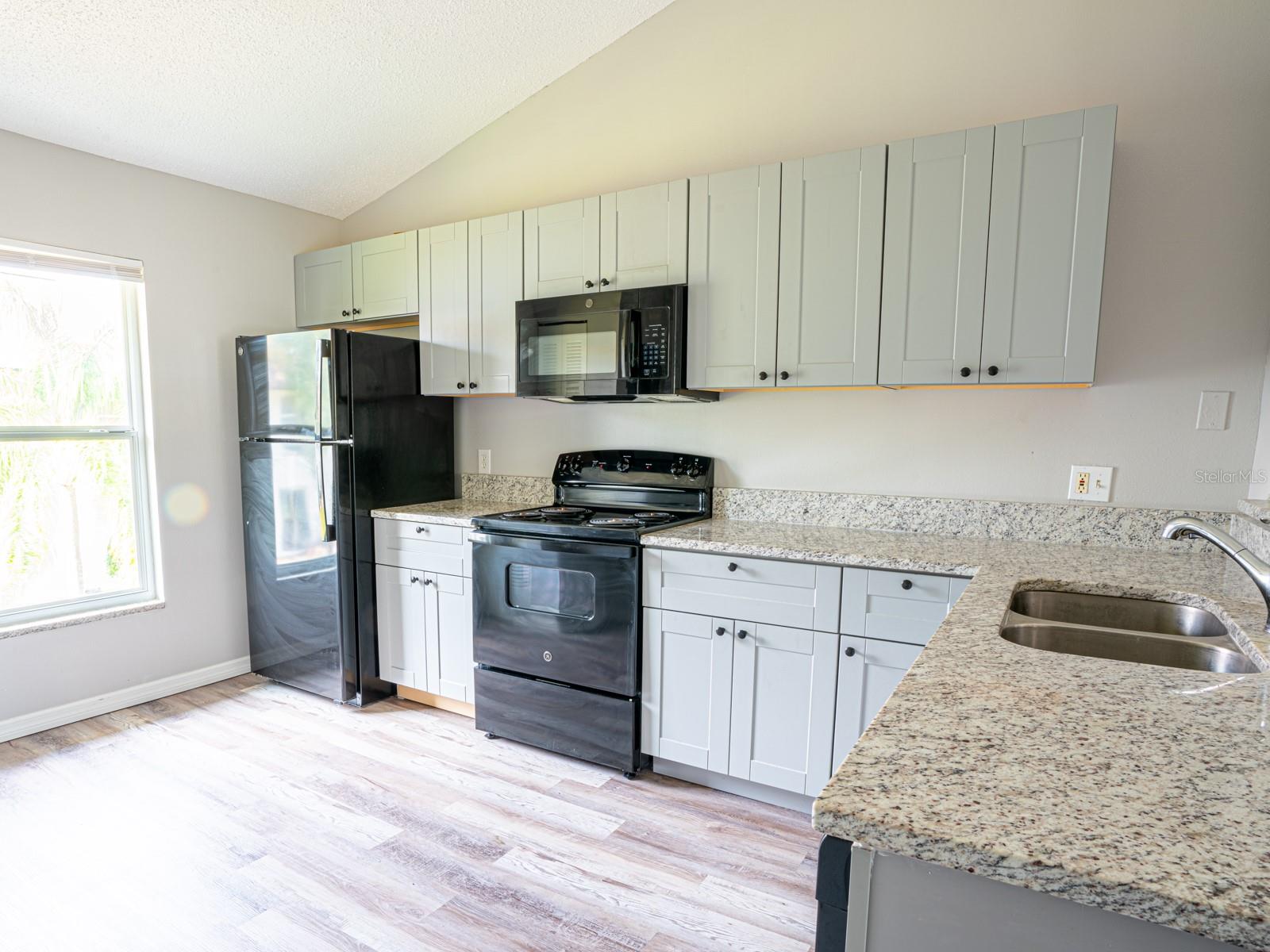 Image 8 of 19 For 3651 Goldenrod Road 205