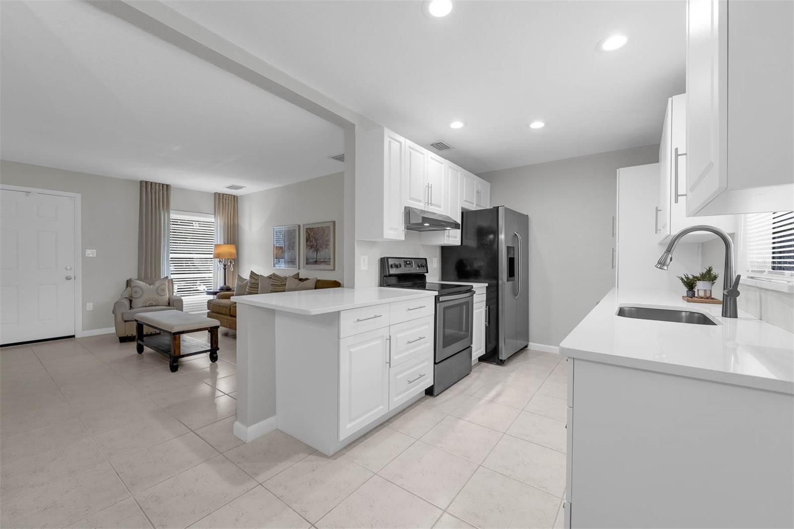 Image 10 of 31 For 654 Romano Avenue