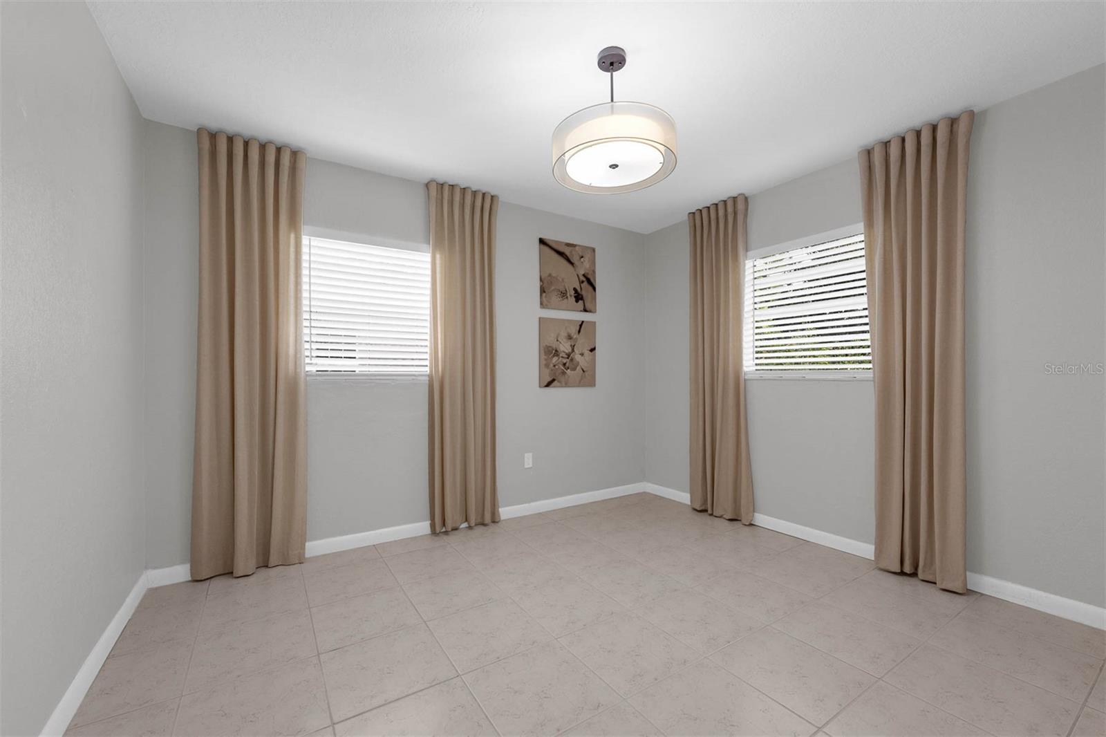 Image 12 of 31 For 654 Romano Avenue