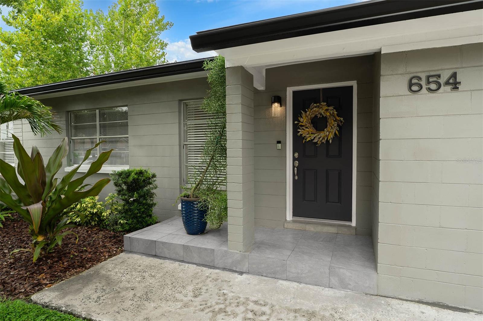 Image 2 of 31 For 654 Romano Avenue