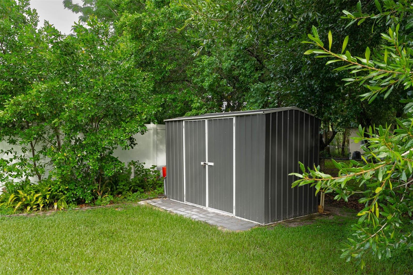 Image 23 of 31 For 654 Romano Avenue