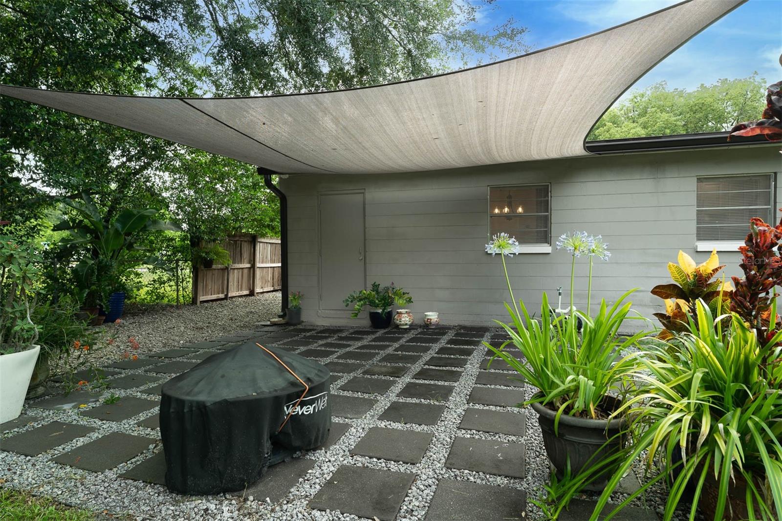 Image 24 of 31 For 654 Romano Avenue