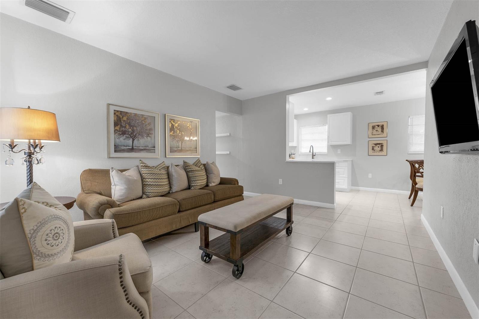 Image 3 of 31 For 654 Romano Avenue