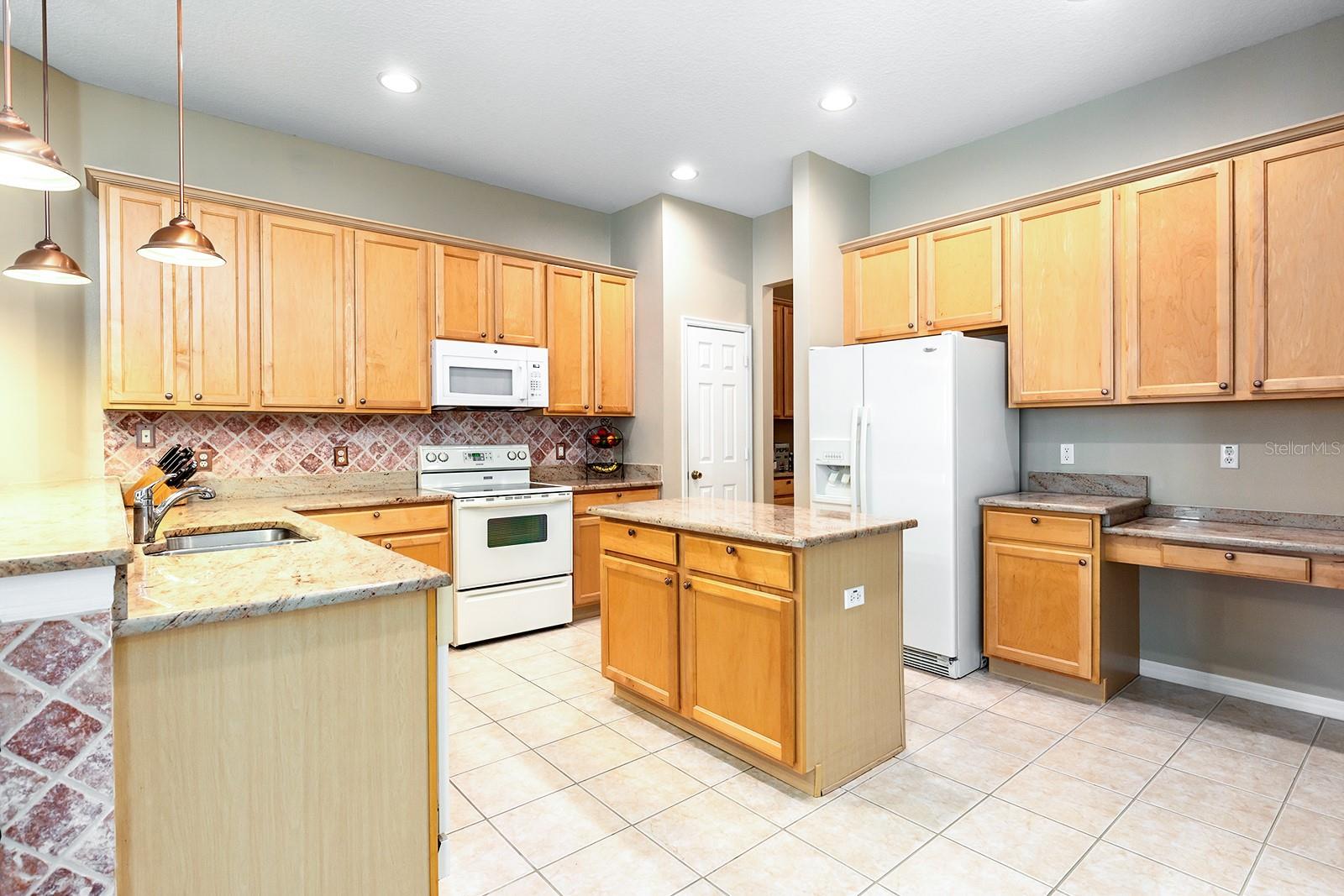 Image 4 of 19 For 6631 Crestmont Glen Lane