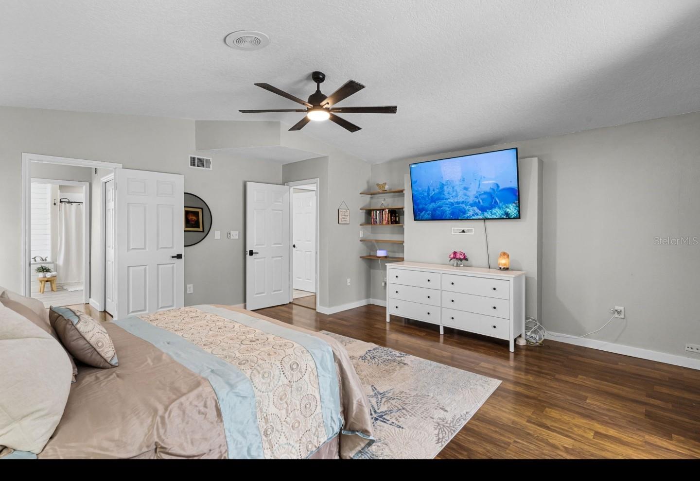 Image 17 of 46 For 4251 Willow Bay Drive