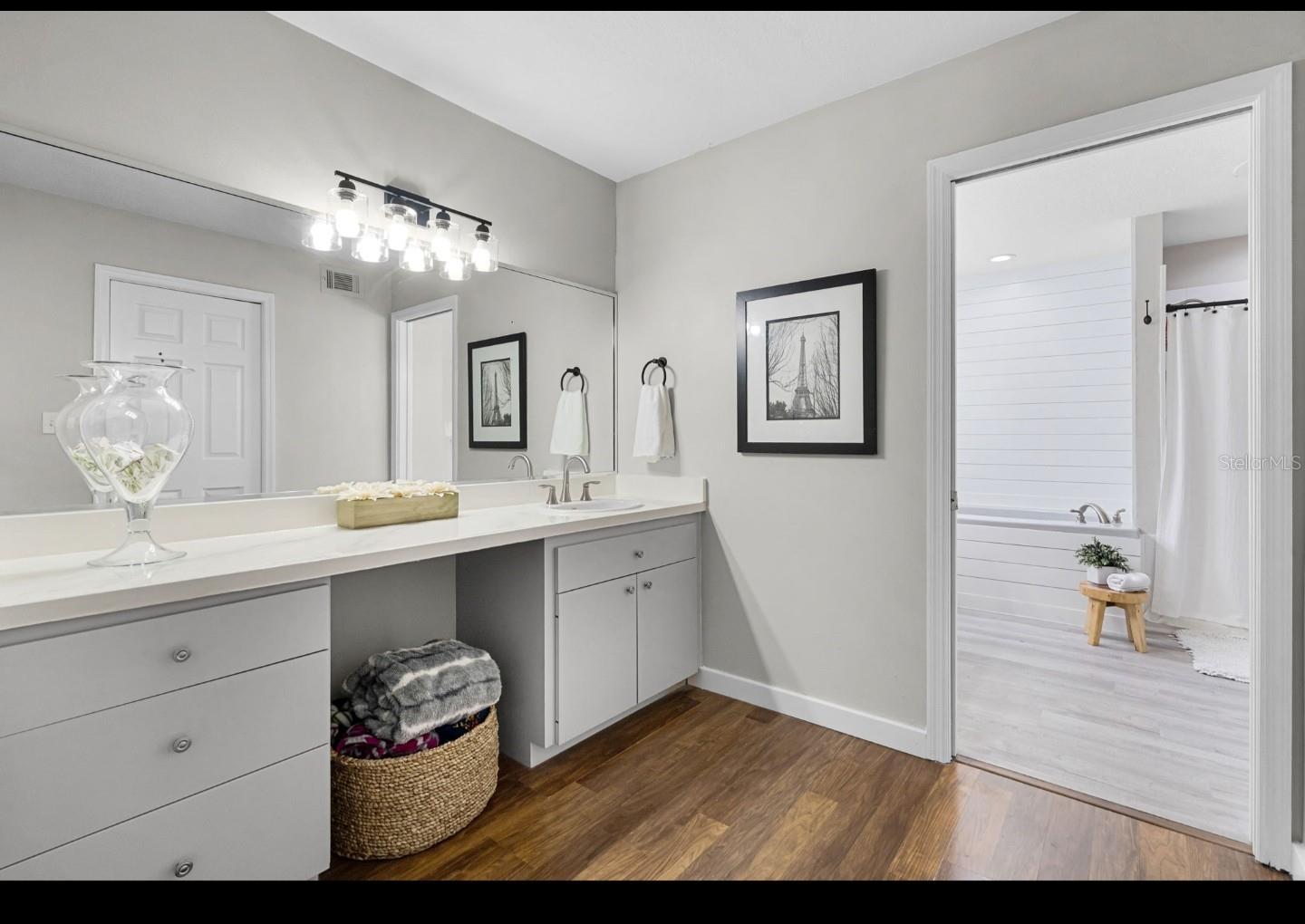 Image 19 of 46 For 4251 Willow Bay Drive