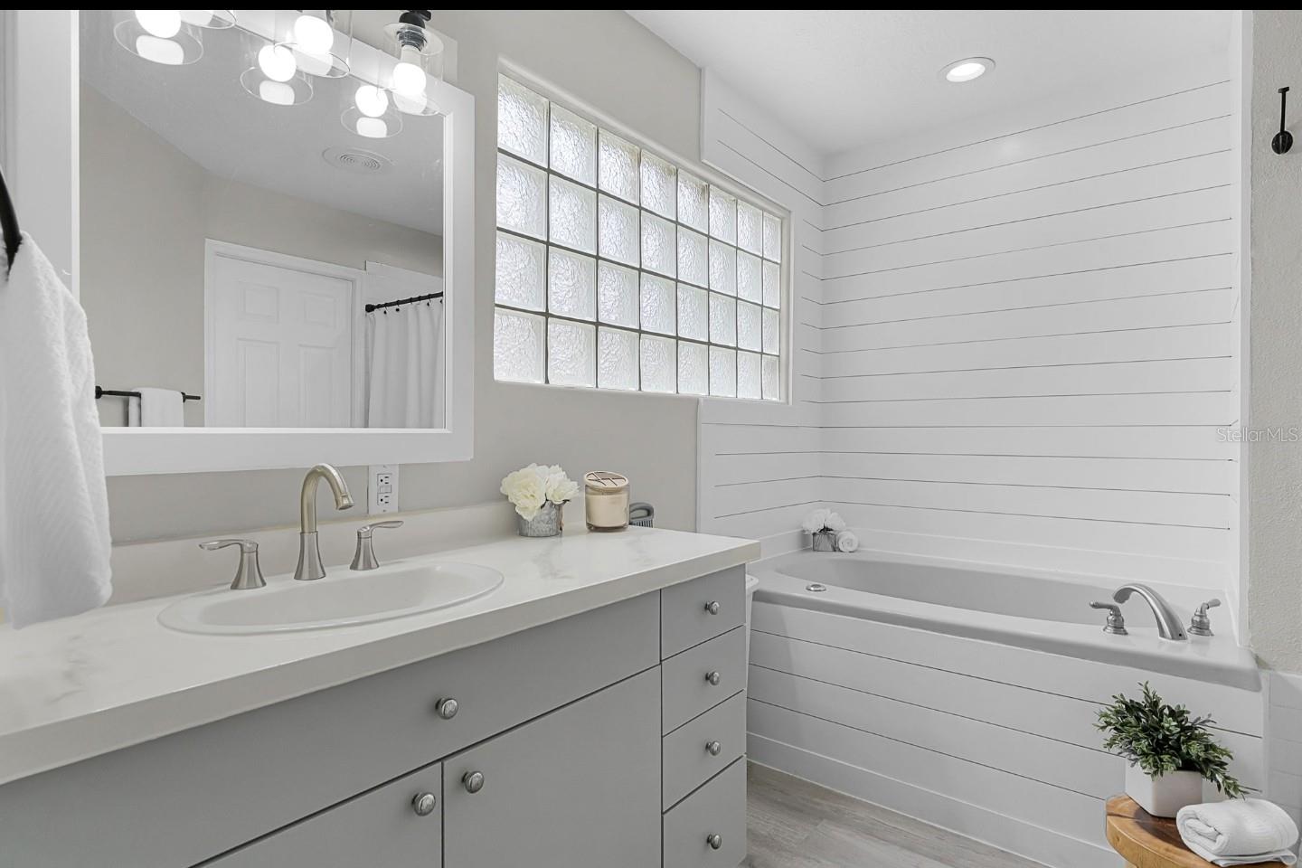 Image 23 of 46 For 4251 Willow Bay Drive