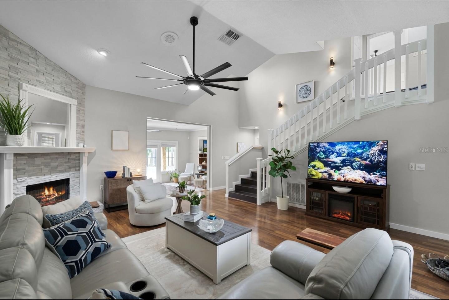 Image 4 of 46 For 4251 Willow Bay Drive