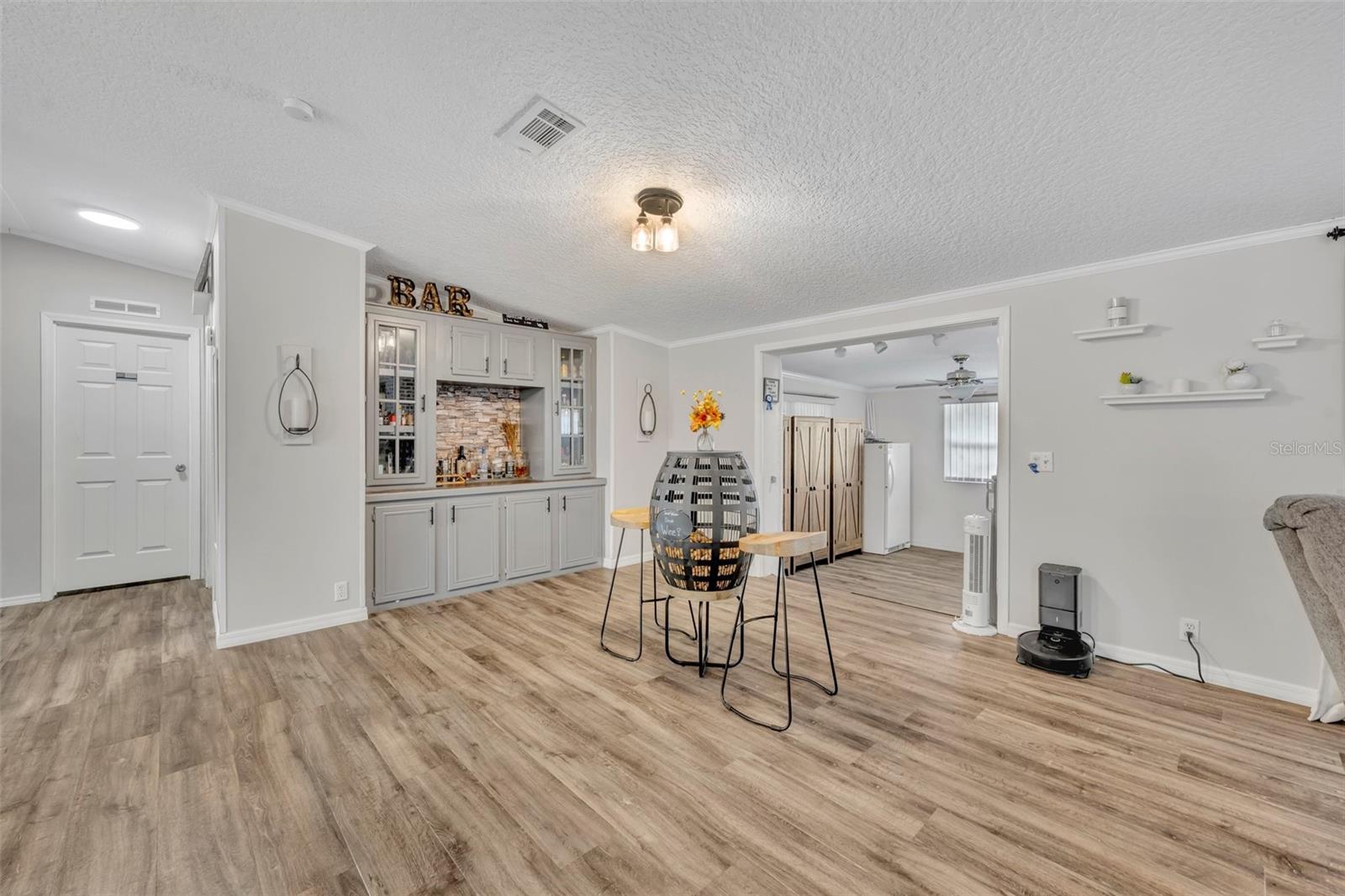 Image 11 of 52 For 21141 Wolf Branch Road