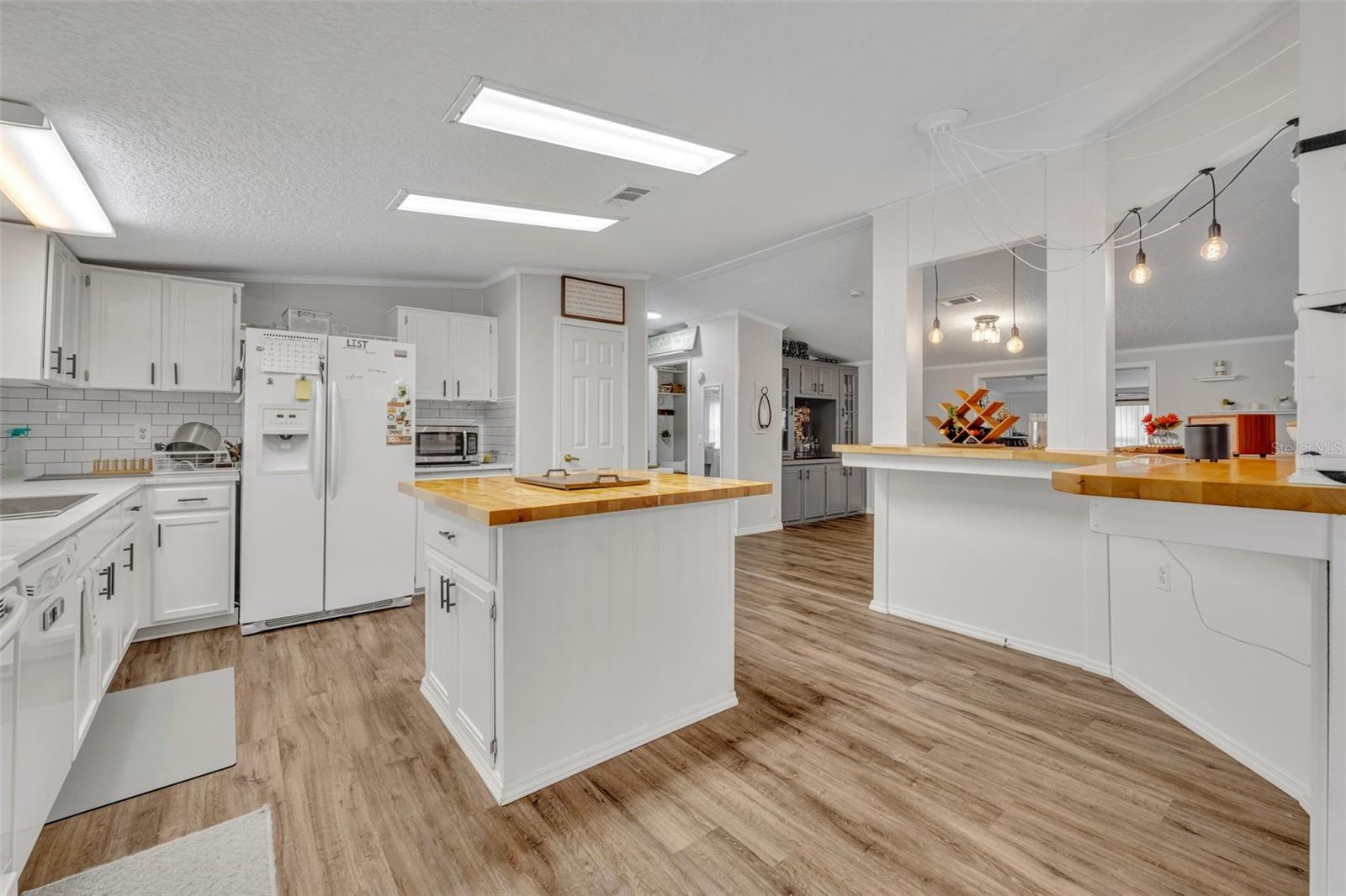 Image 17 of 52 For 21141 Wolf Branch Road