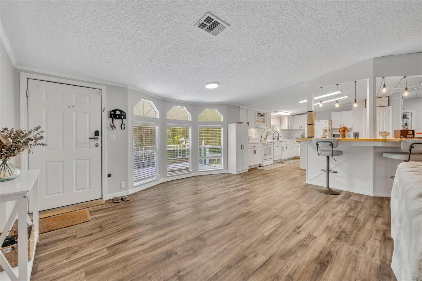 Image 7 of 52 For 21141 Wolf Branch Road