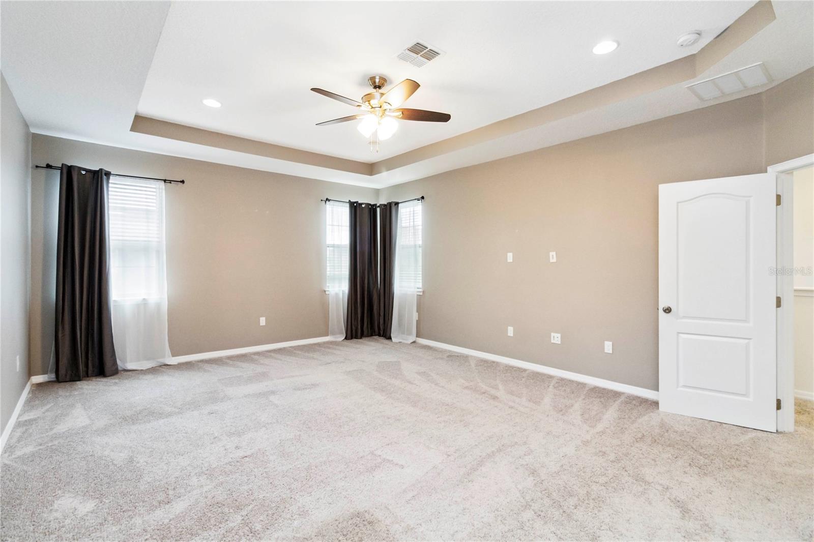 Image 21 of 50 For 10466 Siddington Drive