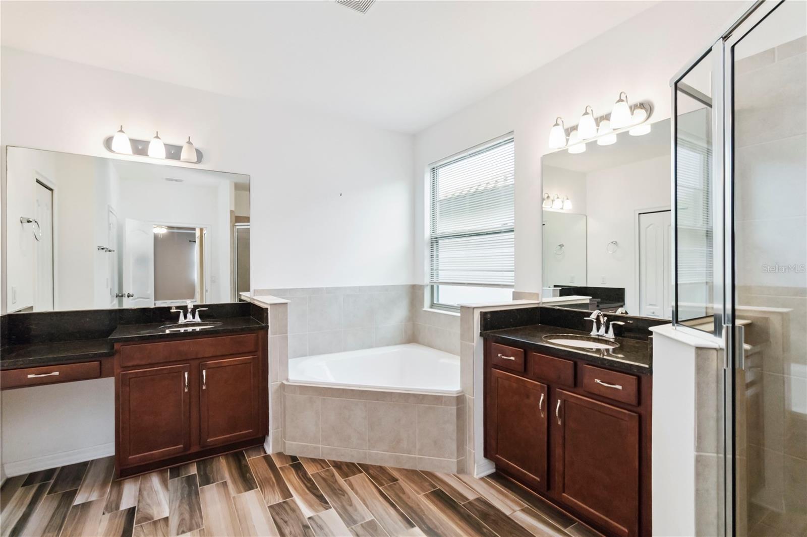 Image 24 of 50 For 10466 Siddington Drive