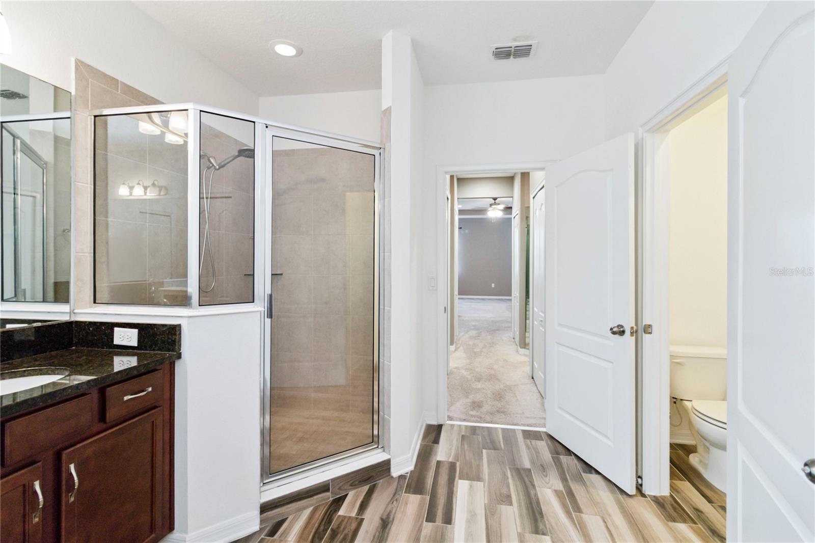 Image 25 of 50 For 10466 Siddington Drive