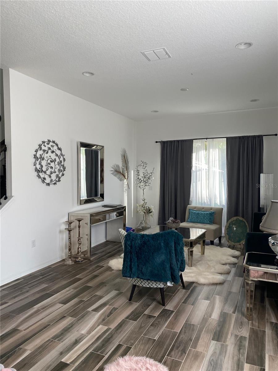 Image 3 of 15 For 10466 Siddington Drive