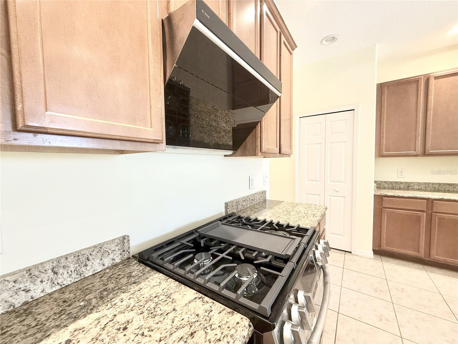 Image 12 of 33 For 8737 Leeland Archer Boulevard