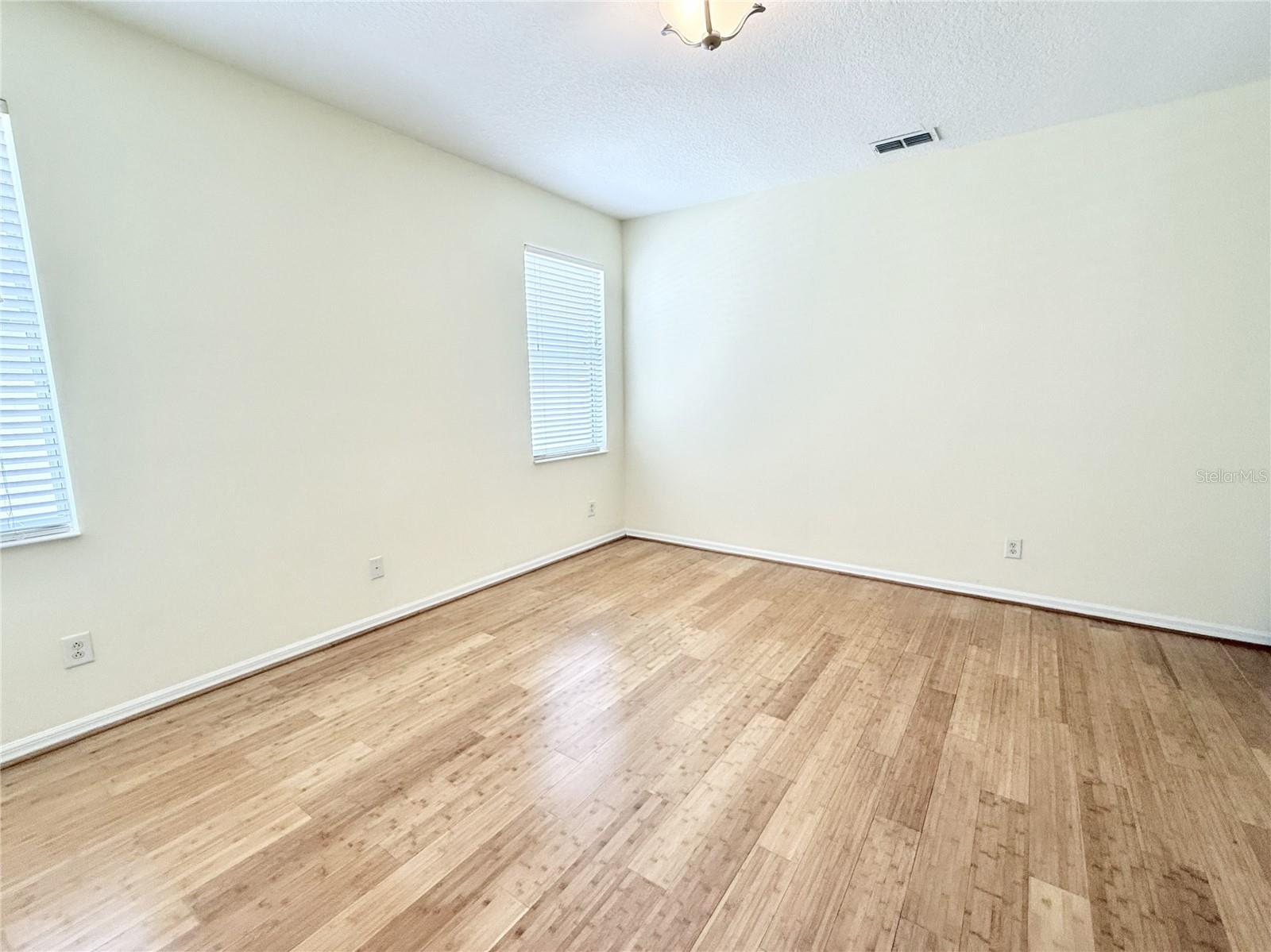 Image 18 of 33 For 8737 Leeland Archer Boulevard