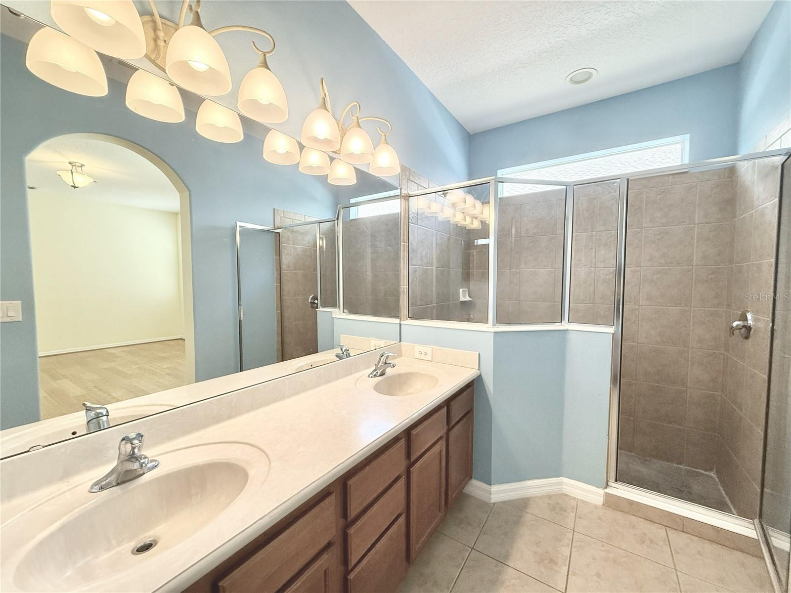 Image 20 of 33 For 8737 Leeland Archer Boulevard