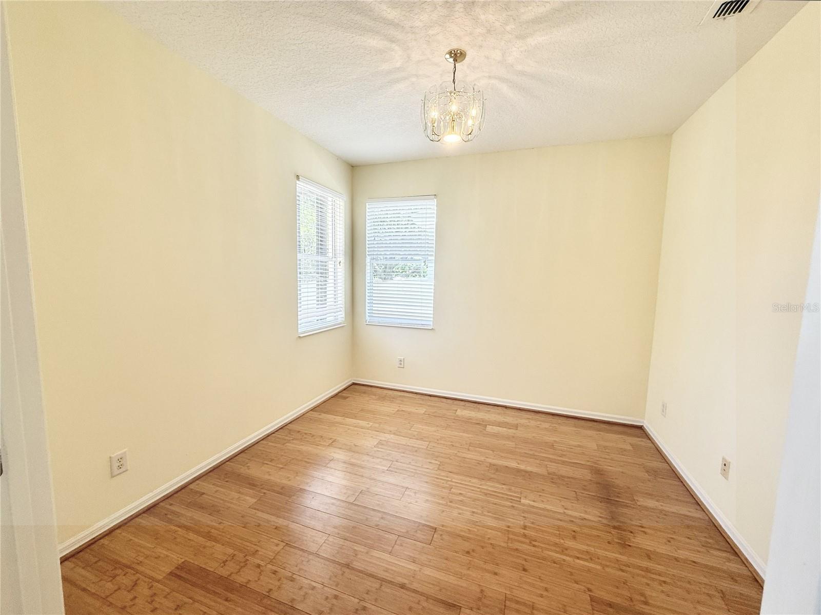 Image 8 of 33 For 8737 Leeland Archer Boulevard