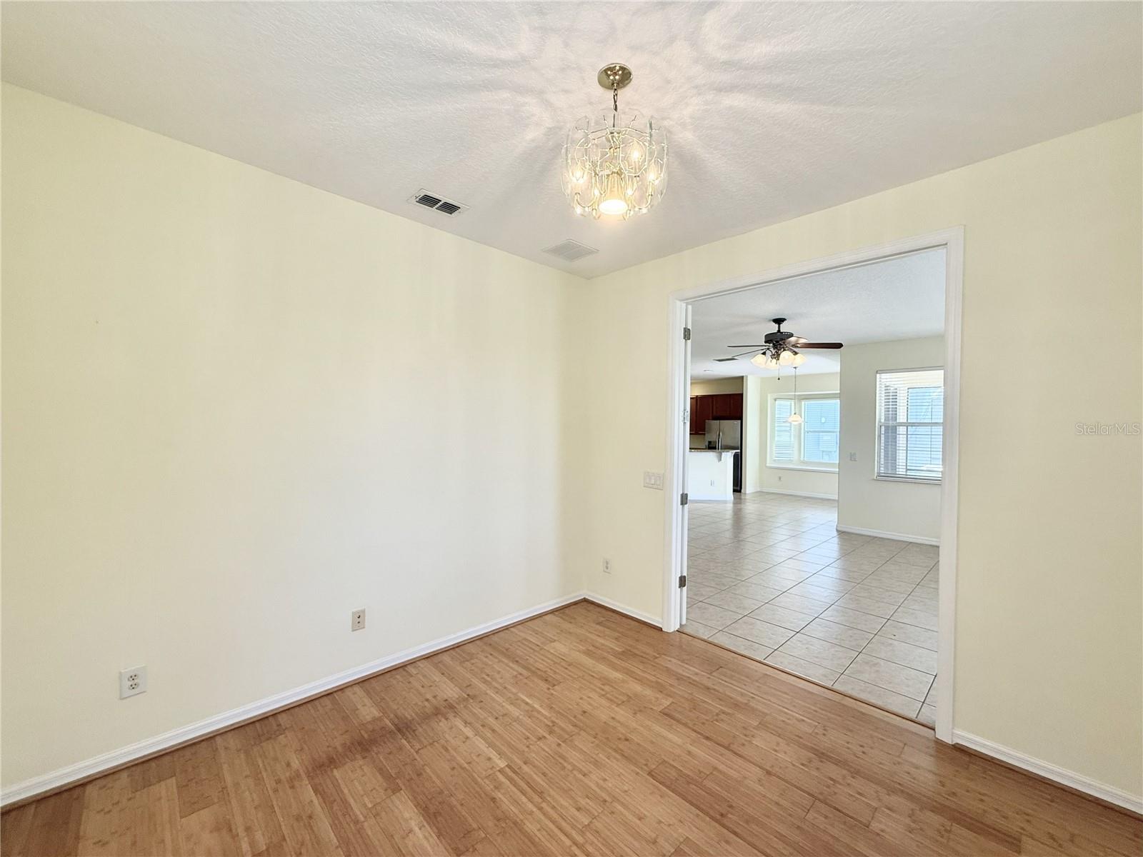 Image 9 of 33 For 8737 Leeland Archer Boulevard