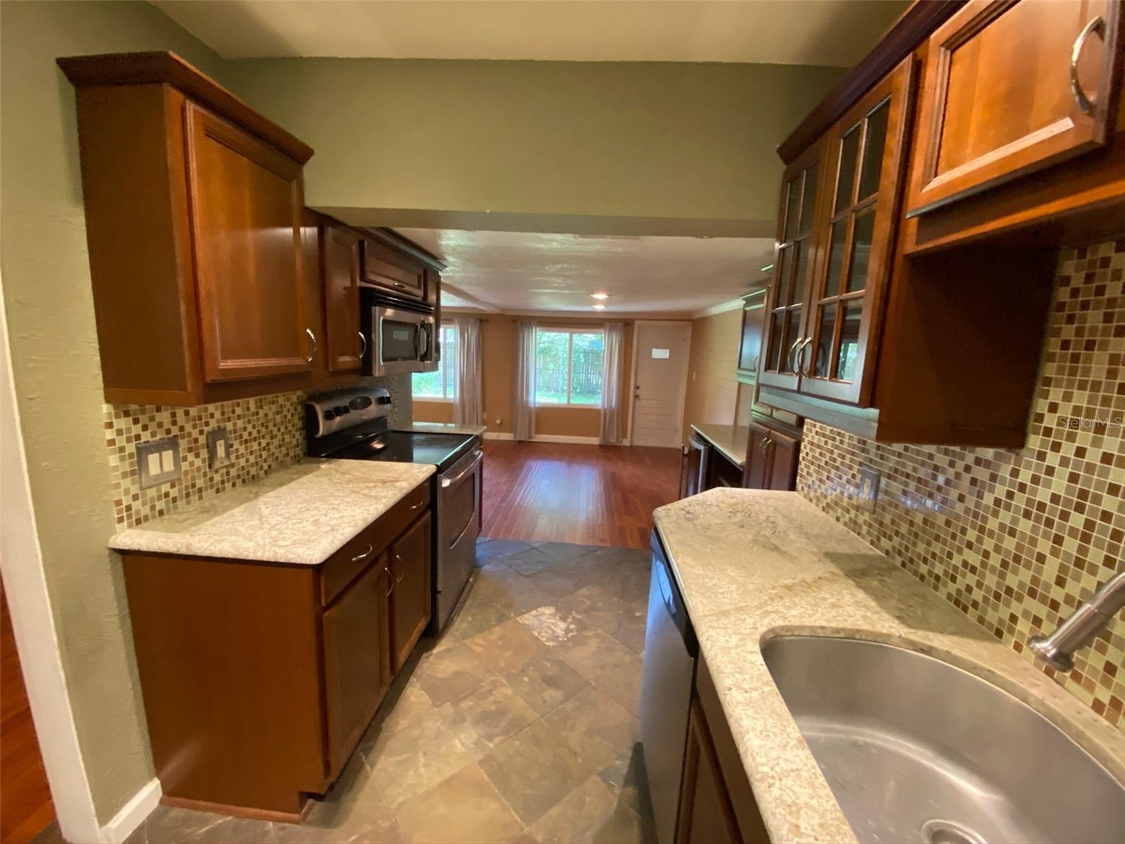 Image 4 of 13 For 311 Altaloma Avenue