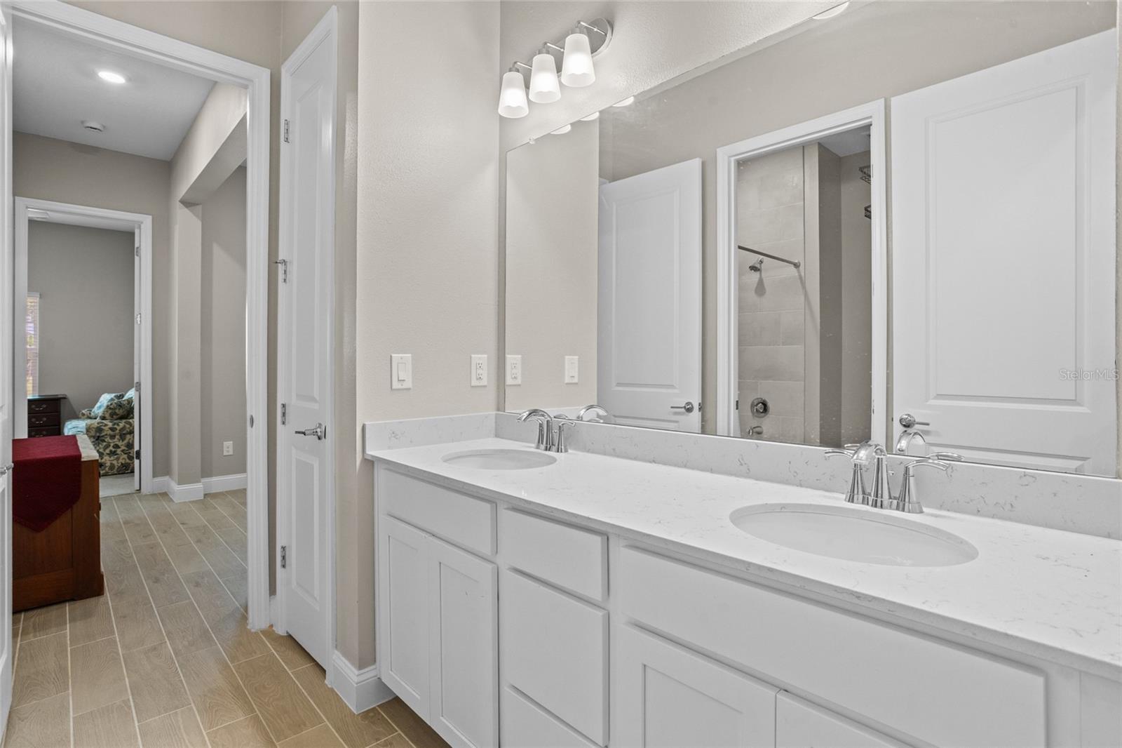 Image 10 of 47 For 4194 Acoma Drive