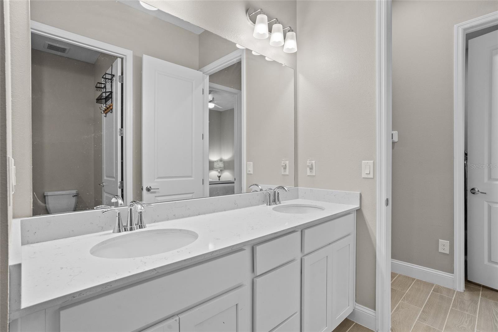 Image 12 of 47 For 4194 Acoma Drive