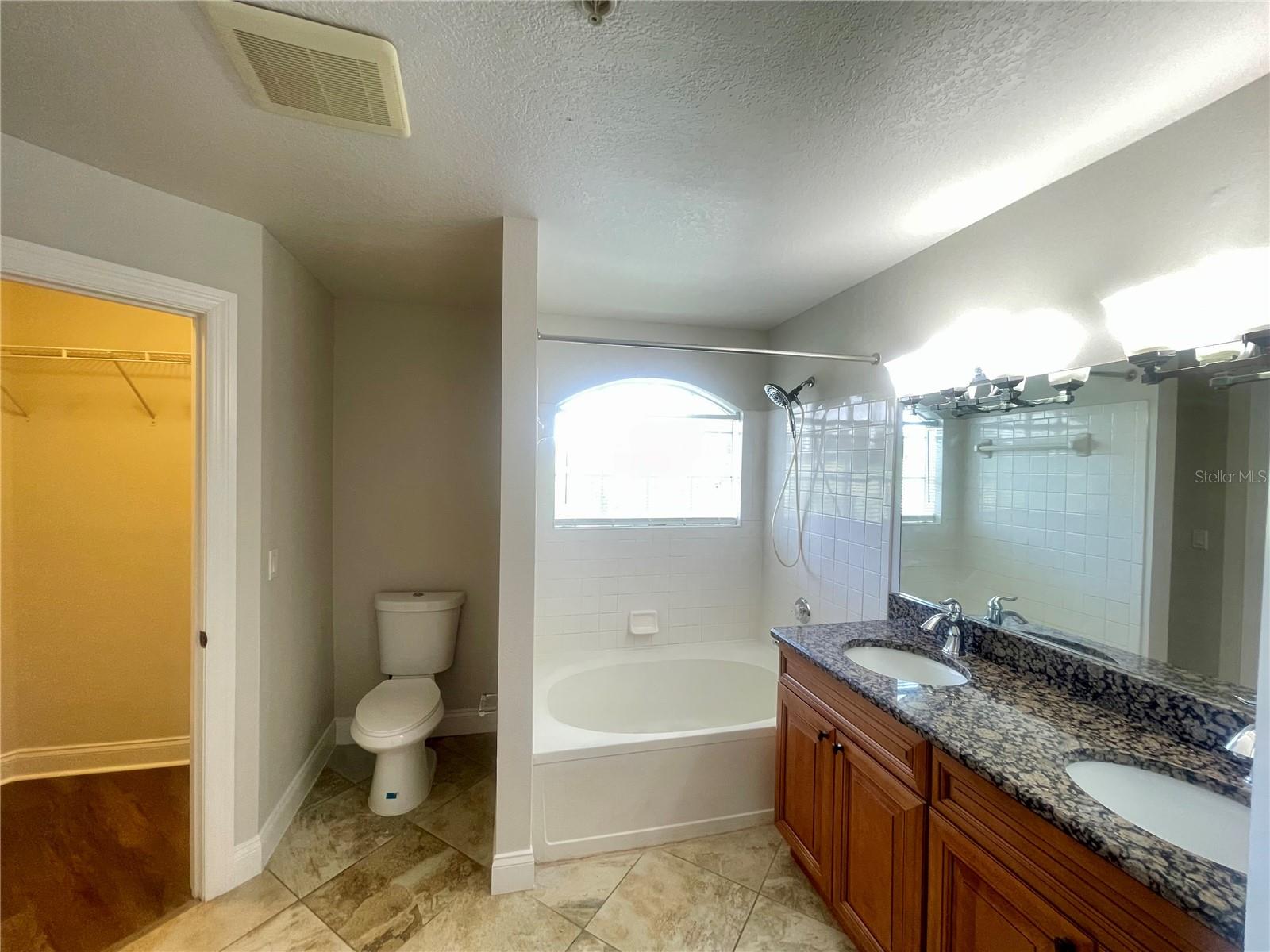 Image 15 of 18 For 7310 Westpointe Boulevard 633