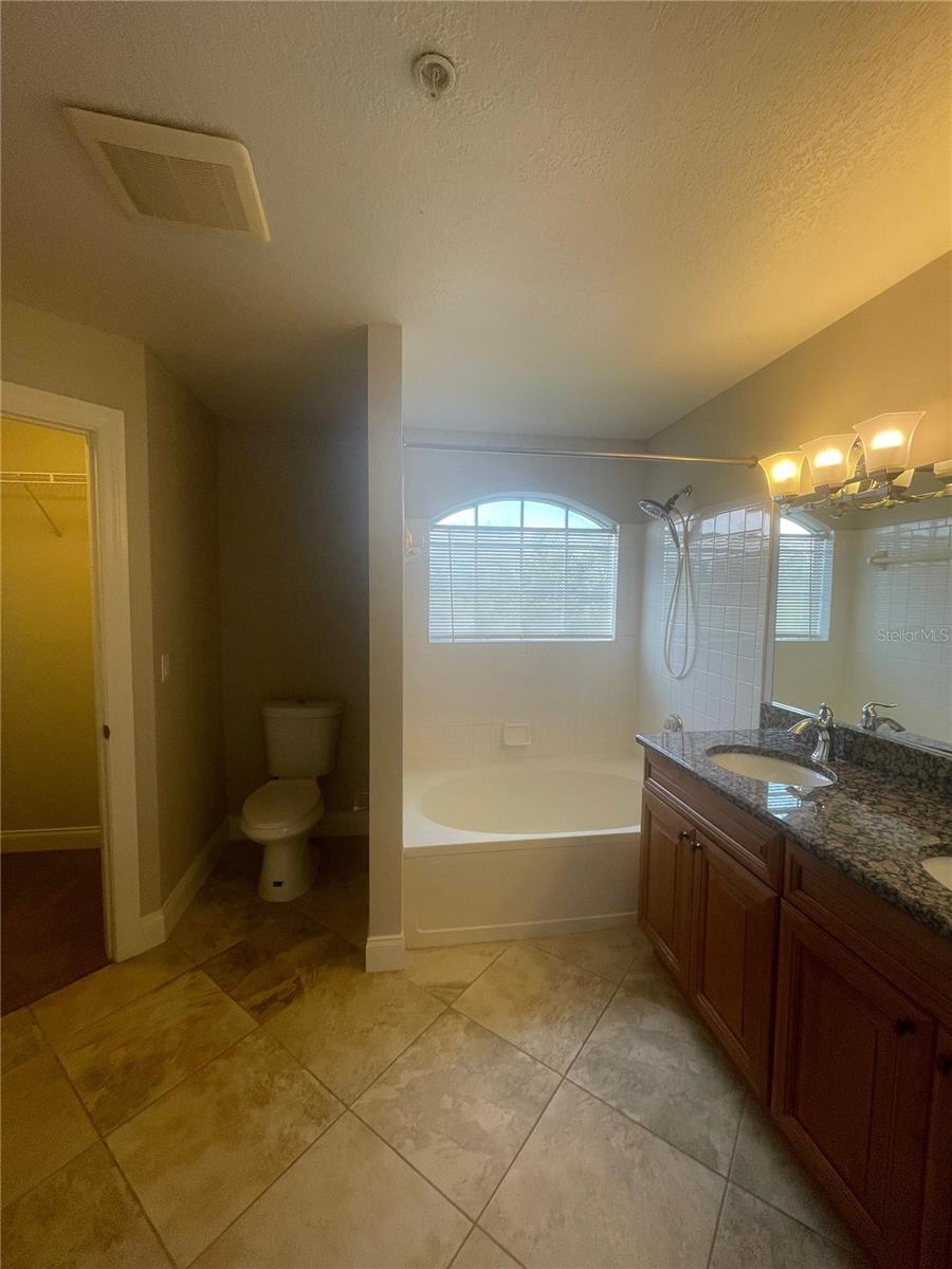 Image 5 of 18 For 7310 Westpointe Boulevard 633