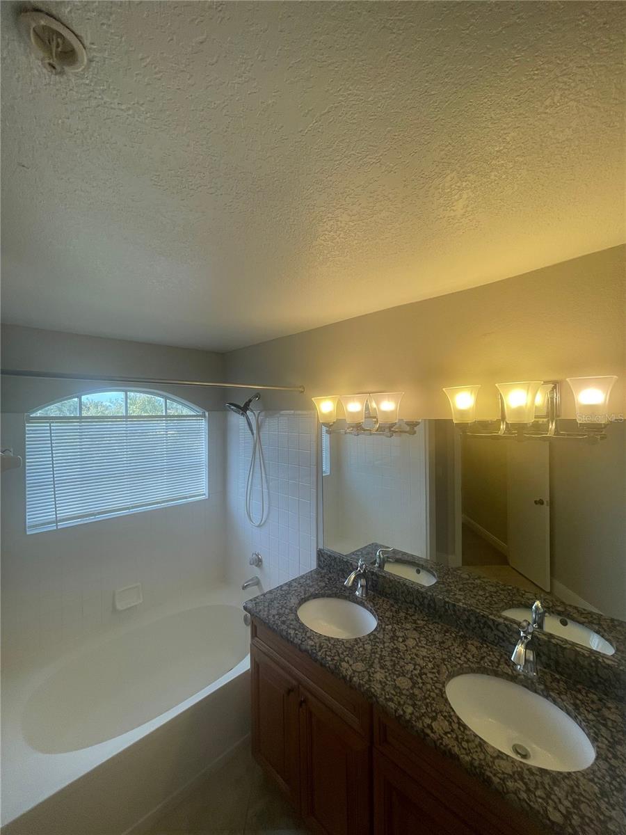 Image 6 of 18 For 7310 Westpointe Boulevard 633
