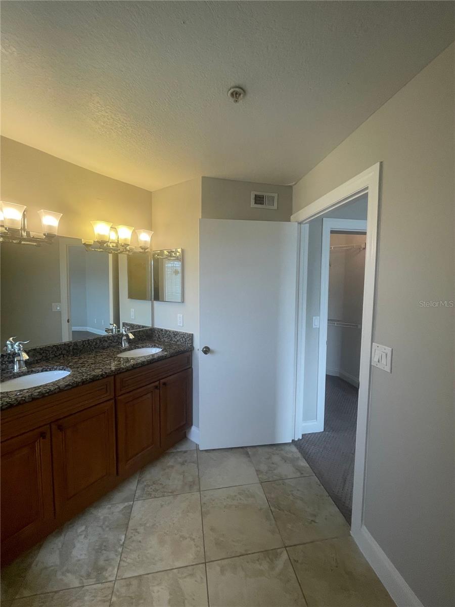 Image 7 of 18 For 7310 Westpointe Boulevard 633