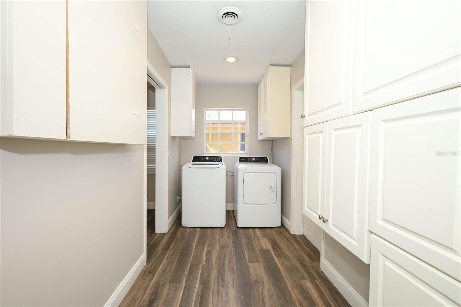 Image 13 of 33 For 1481 Glastonberry Road