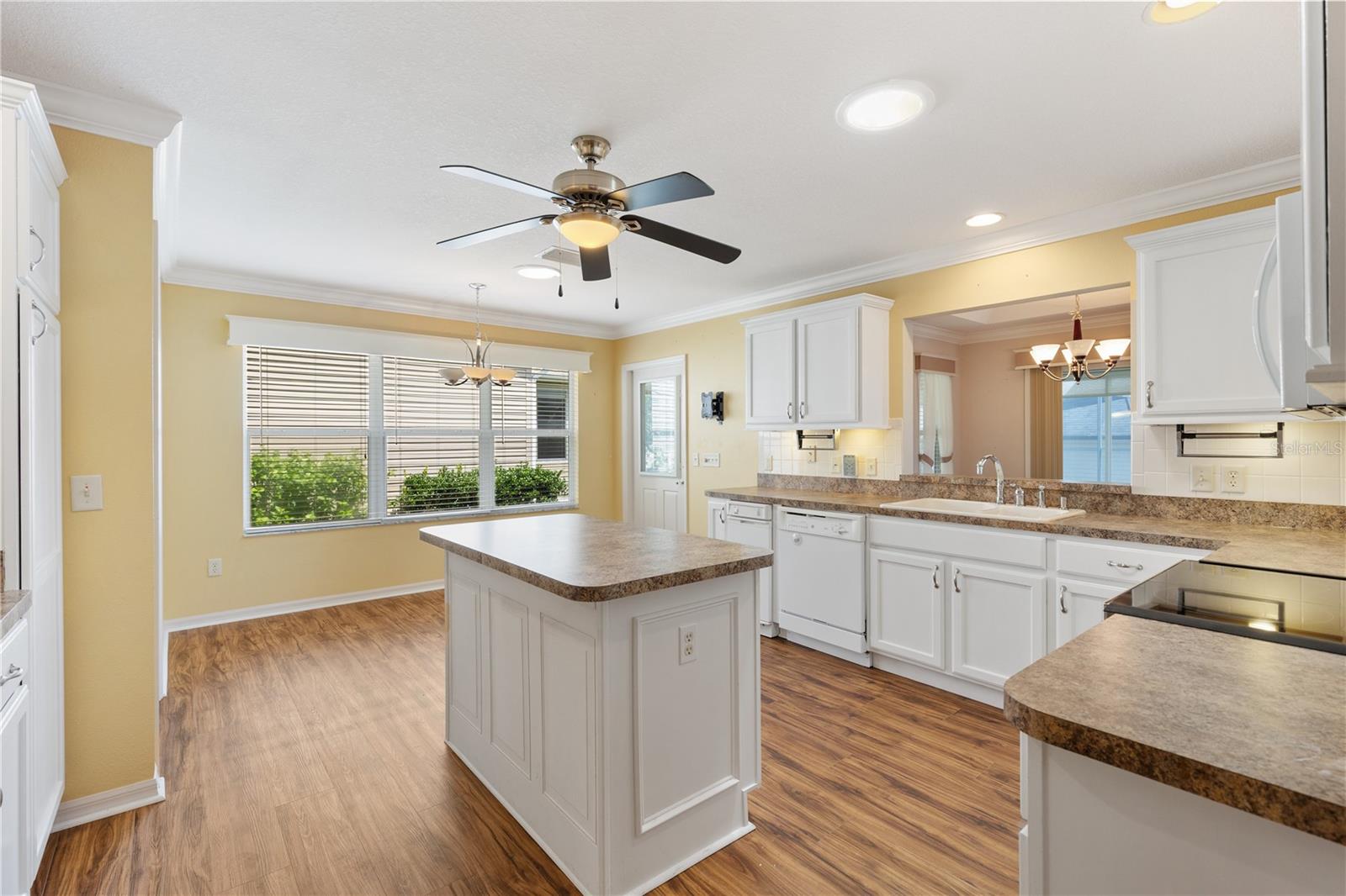 Image 11 of 34 For 17122 76th Creekside Circle