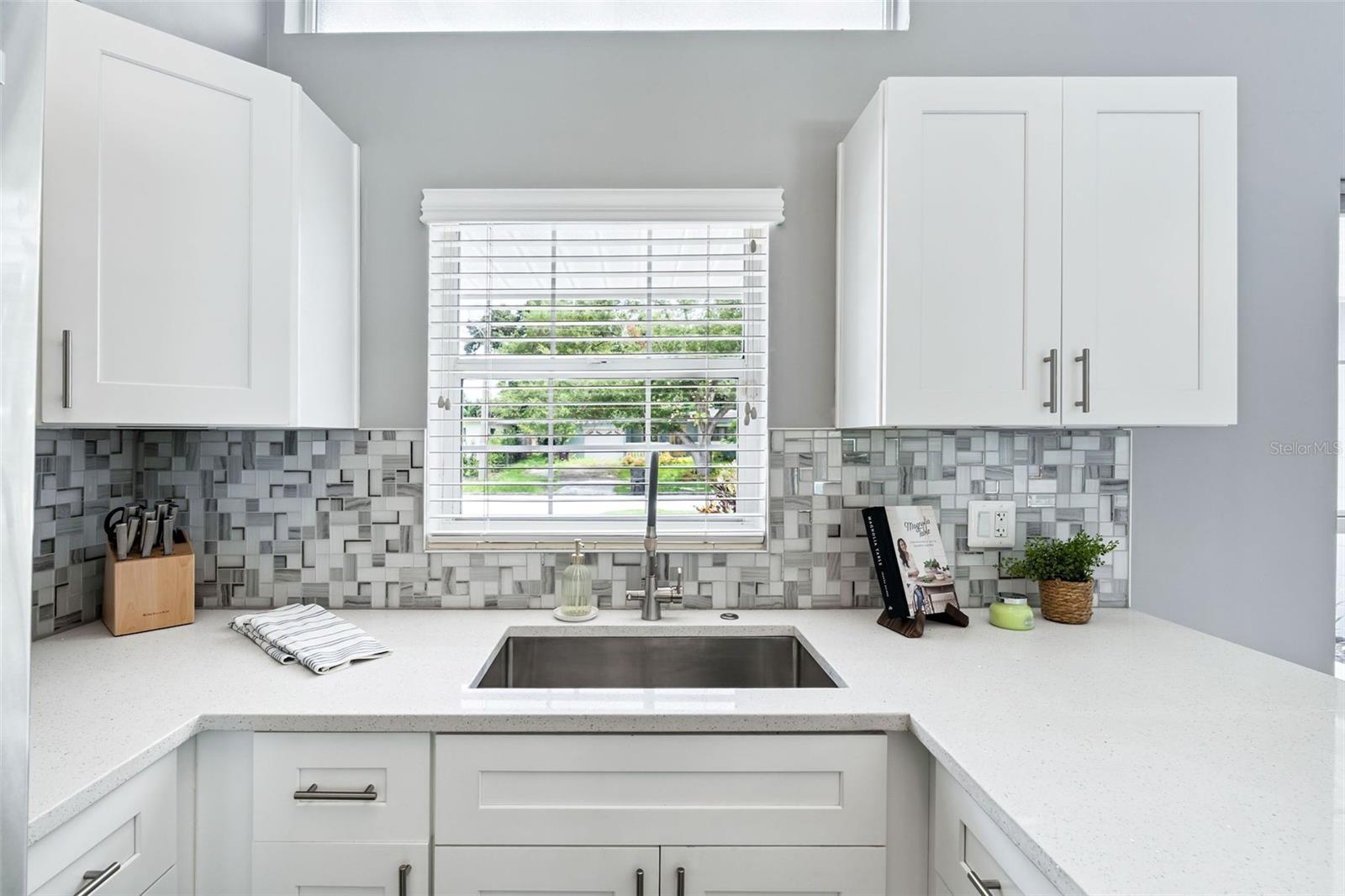 Image 11 of 38 For 2516 Hargill Drive