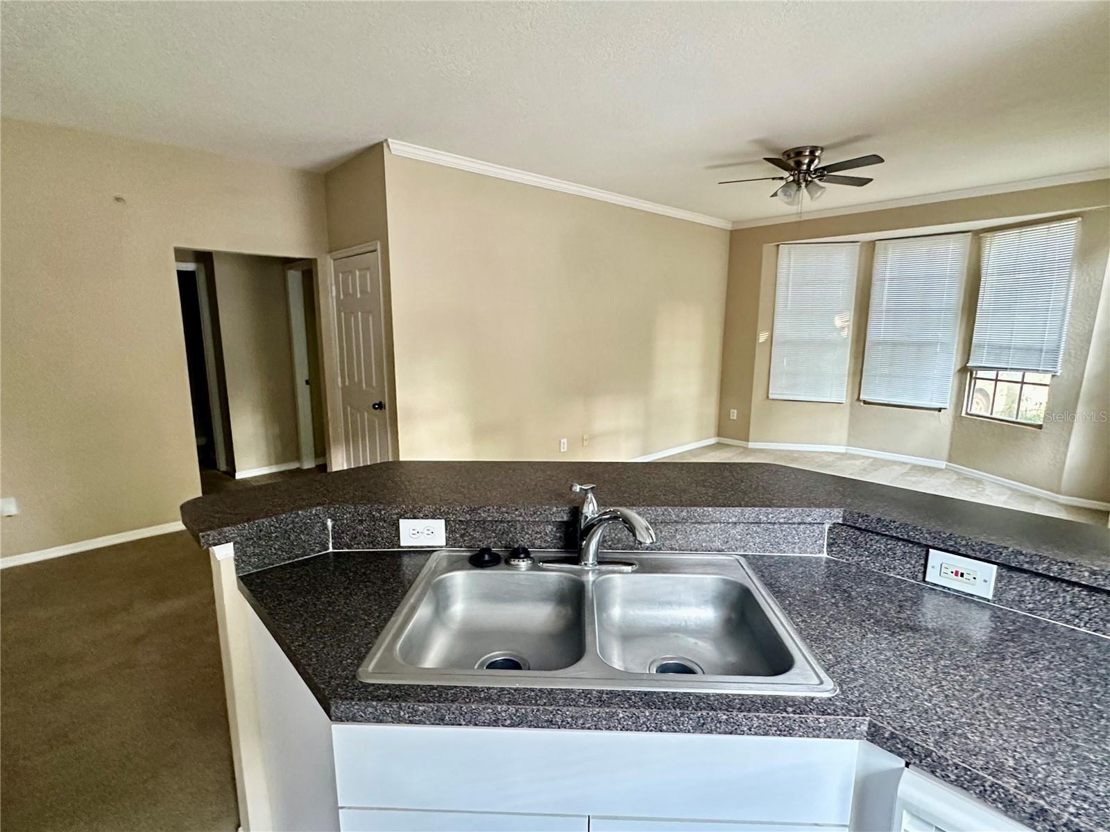 Image 3 of 25 For 6324 Raleigh Street 704