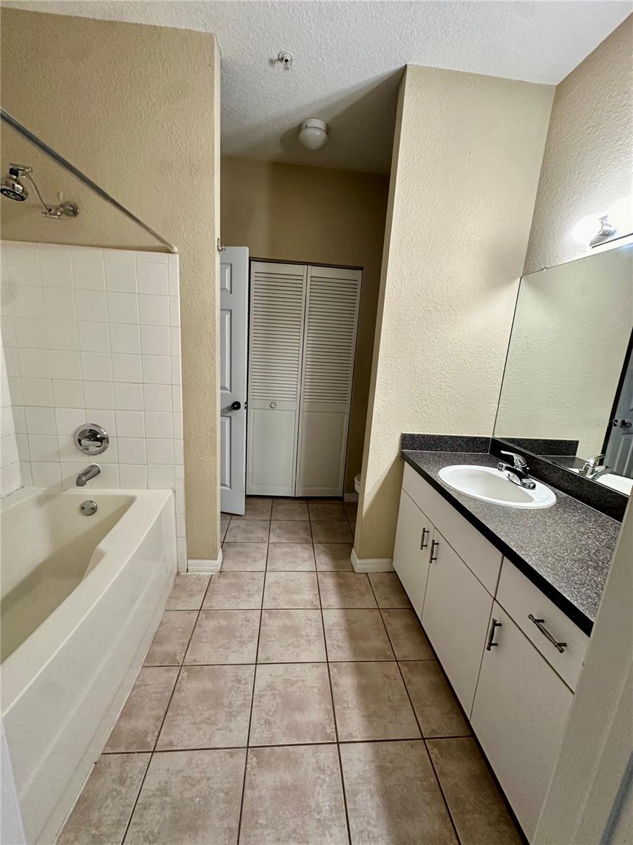 Image 7 of 25 For 6324 Raleigh Street 704