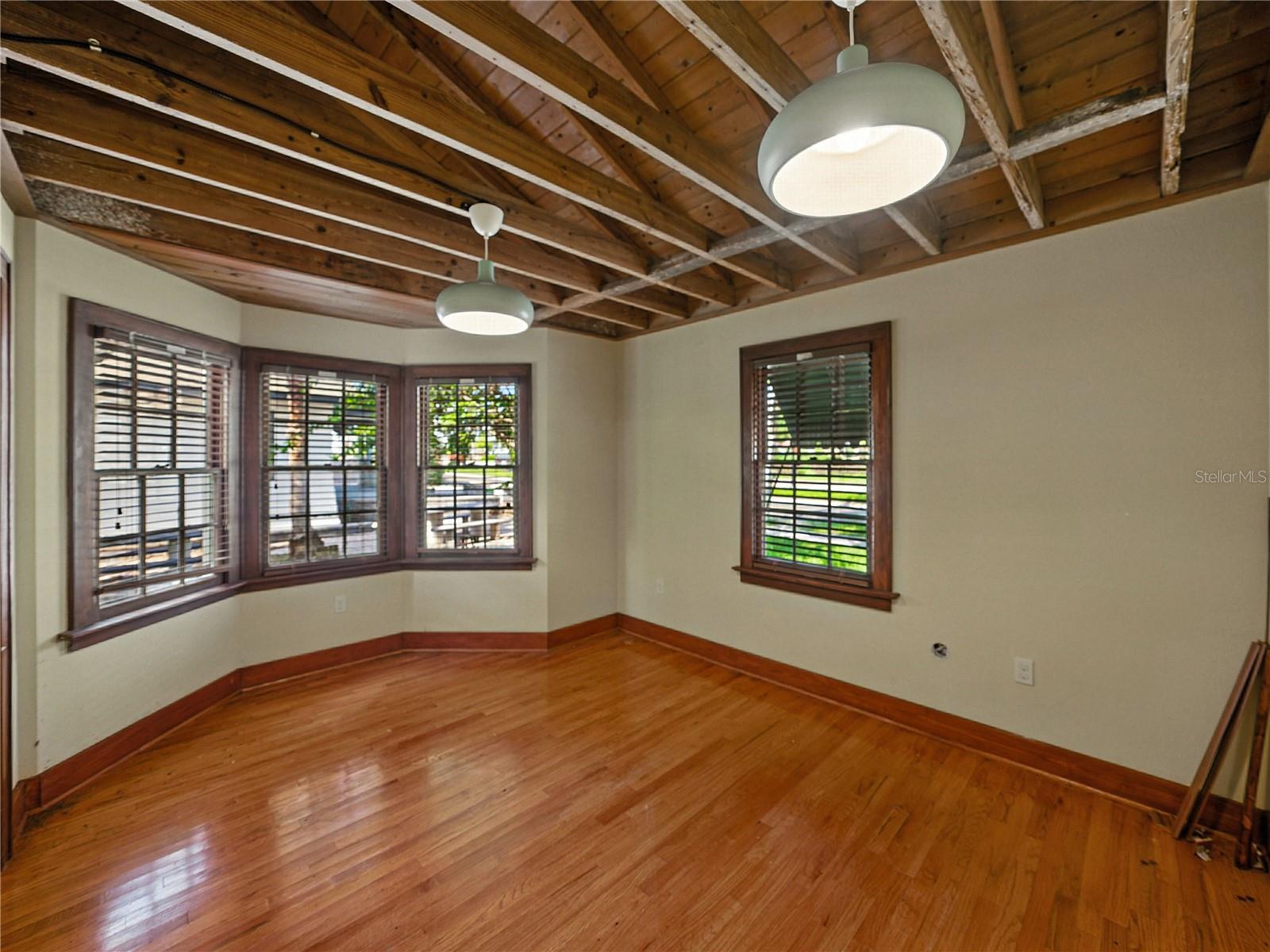 Image 12 of 13 For 208 Lake Avenue
