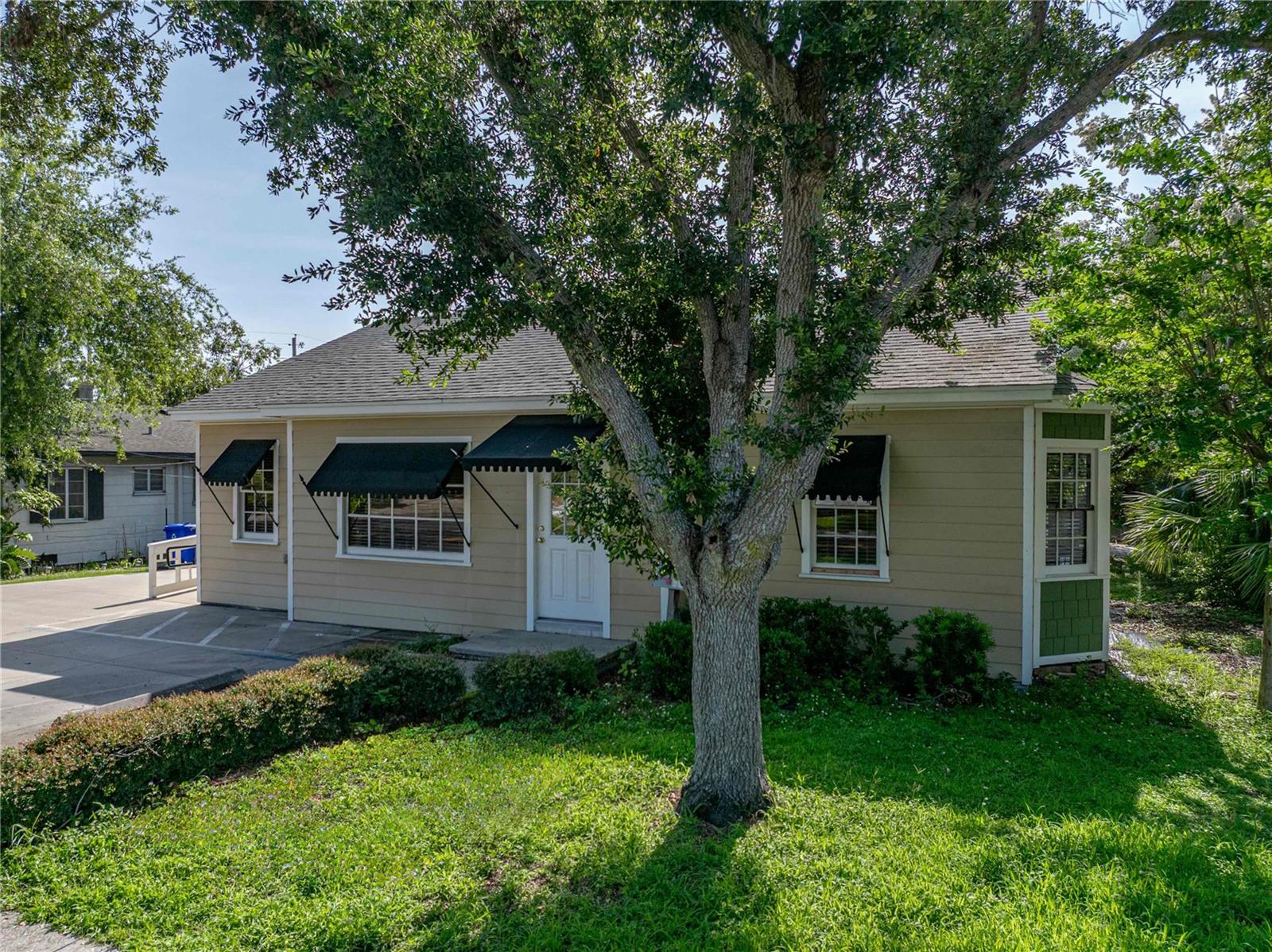 Image 3 of 13 For 208 Lake Avenue