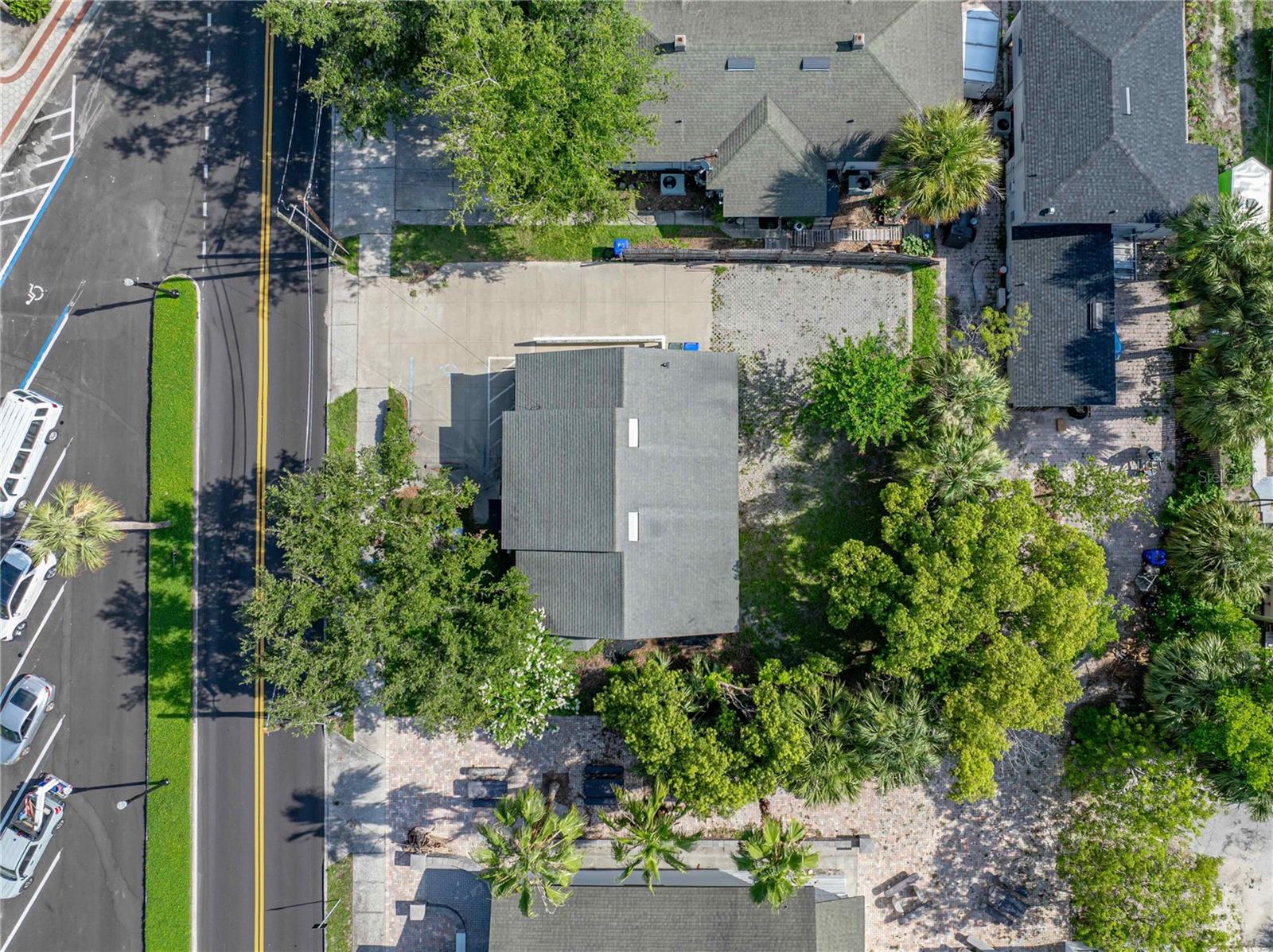Image 7 of 13 For 208 Lake Avenue