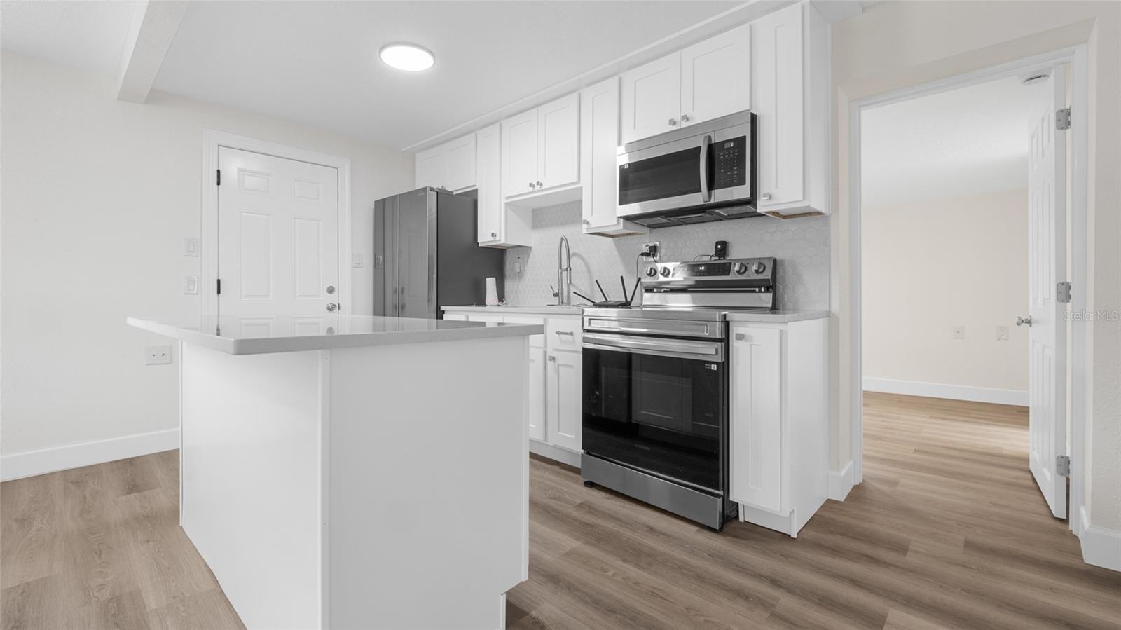 Listing photo id 14 for 7635 Pier Road